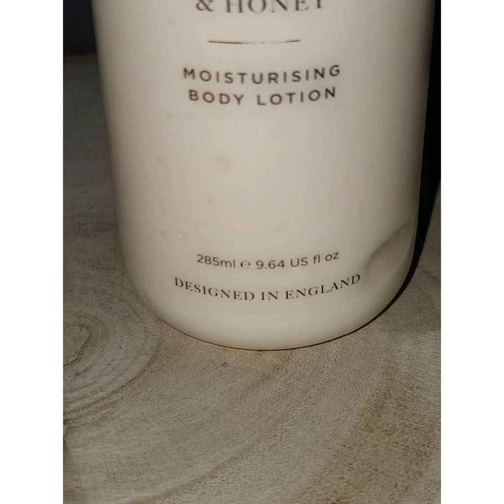 JAMES & JO Mandarin &‎ Honey Moisturizing Body Lotion 9.64 Oz - NEW